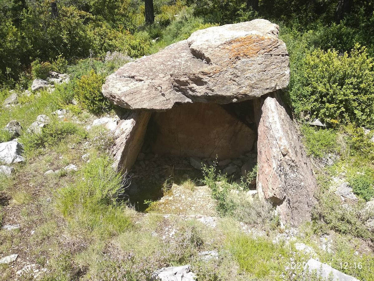 The Orén dolmen, with the great capstone resting on the upright stones